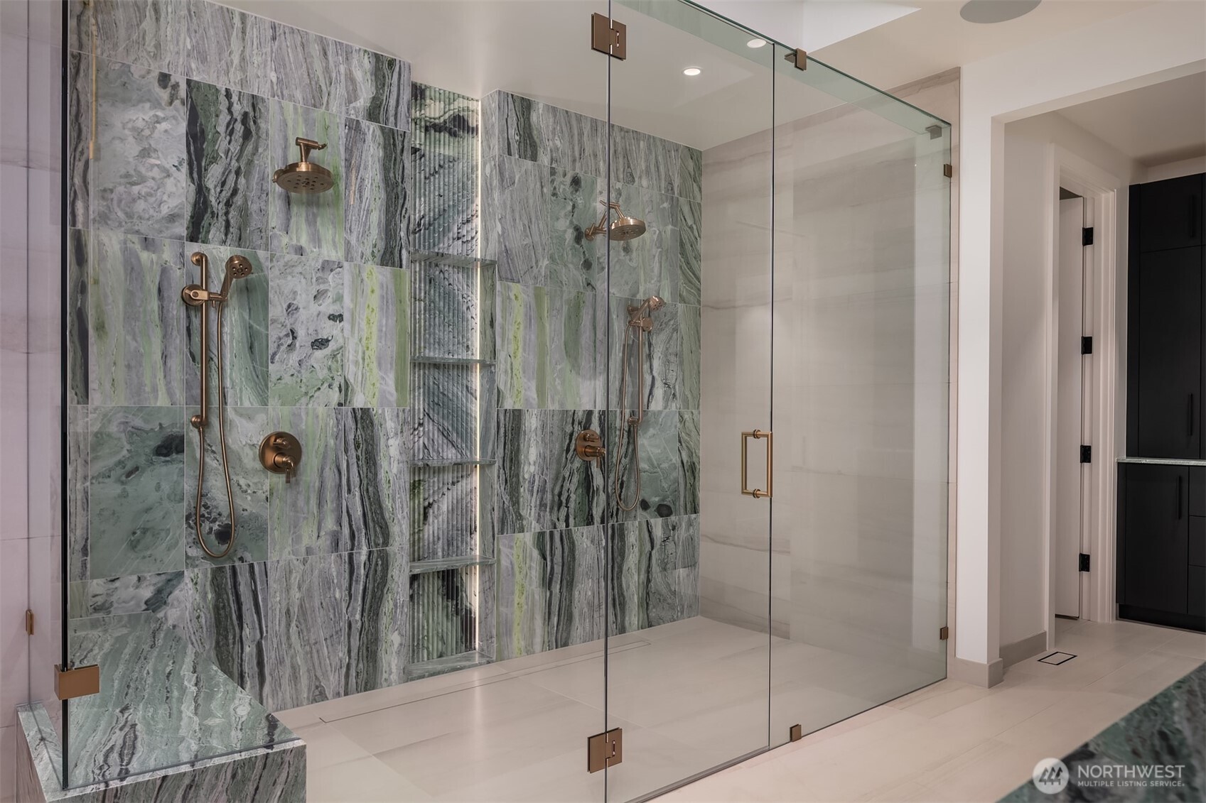 5917 104th Place NE, Kirkland, WA 98033