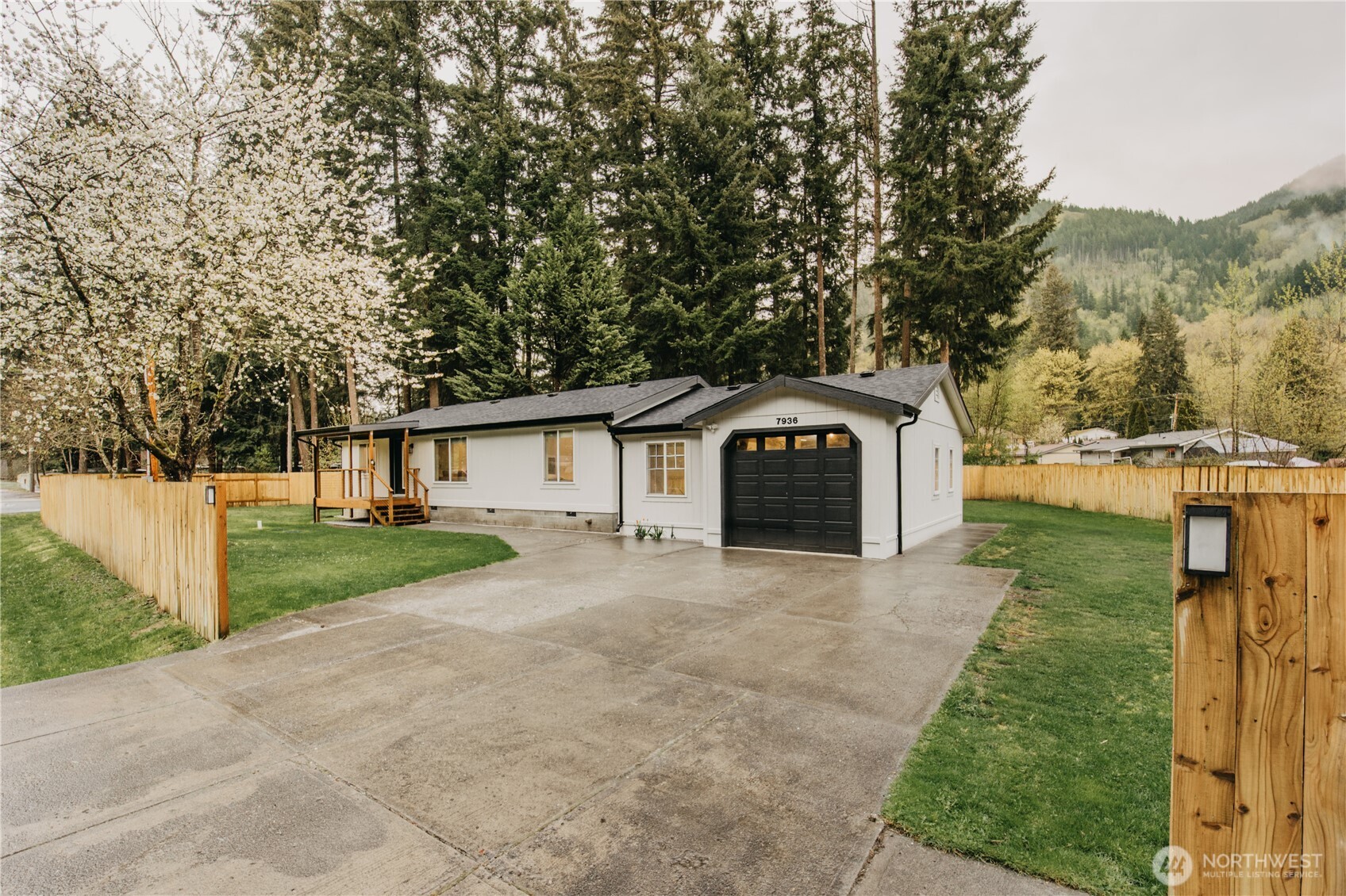 7936 Chisholm Trail , Maple Falls, WA 98266