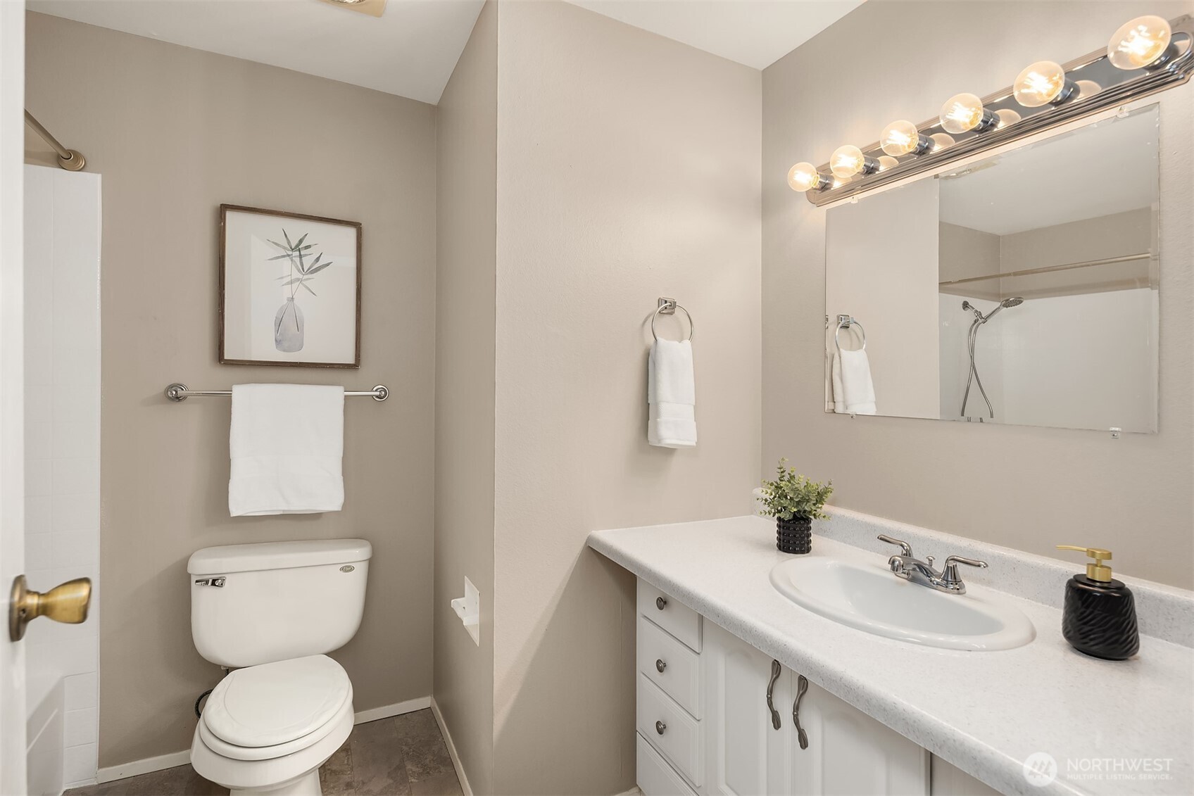6514 113th Ave NE, Kirkland, WA 98033