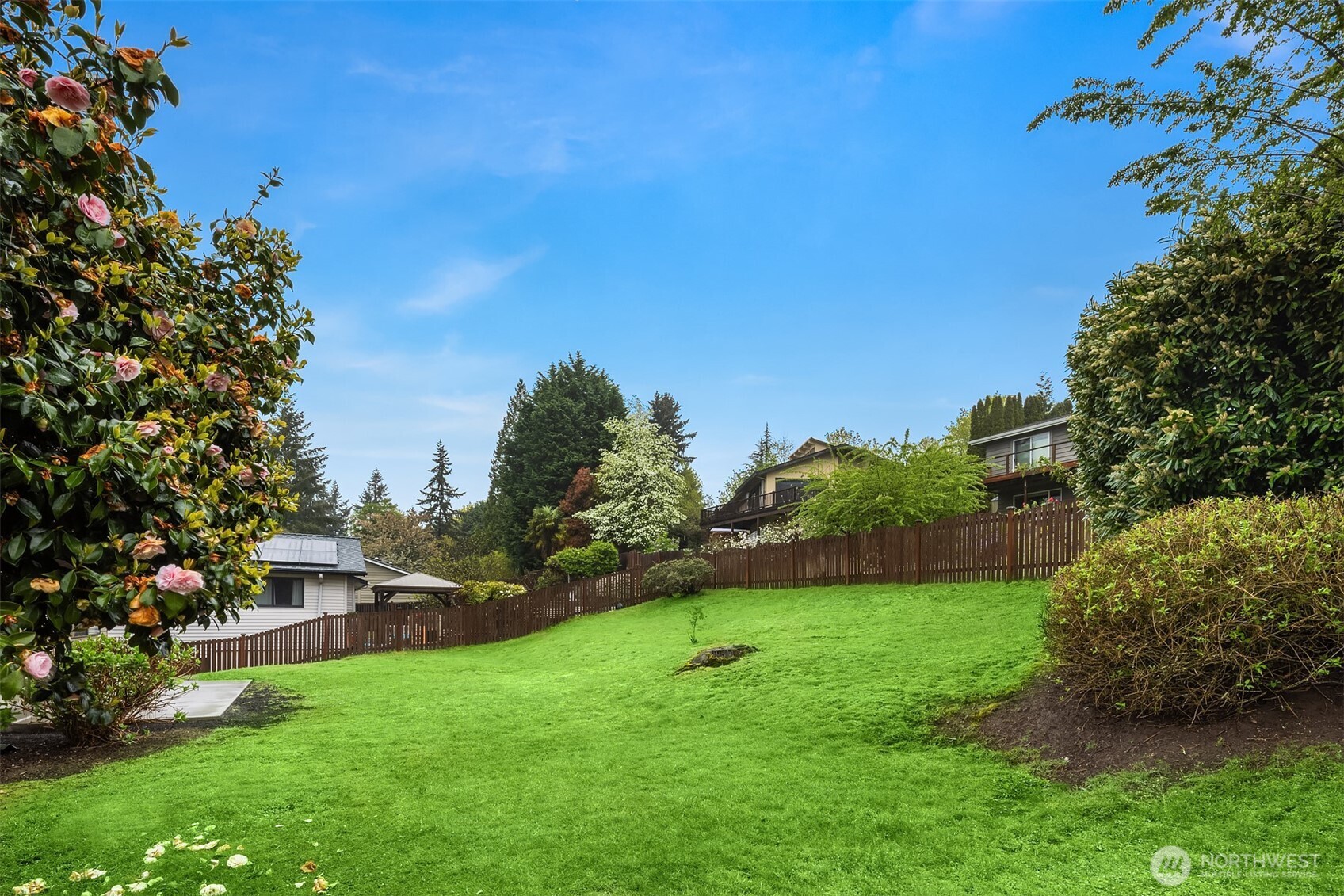 6514 113th Ave NE, Kirkland, WA 98033