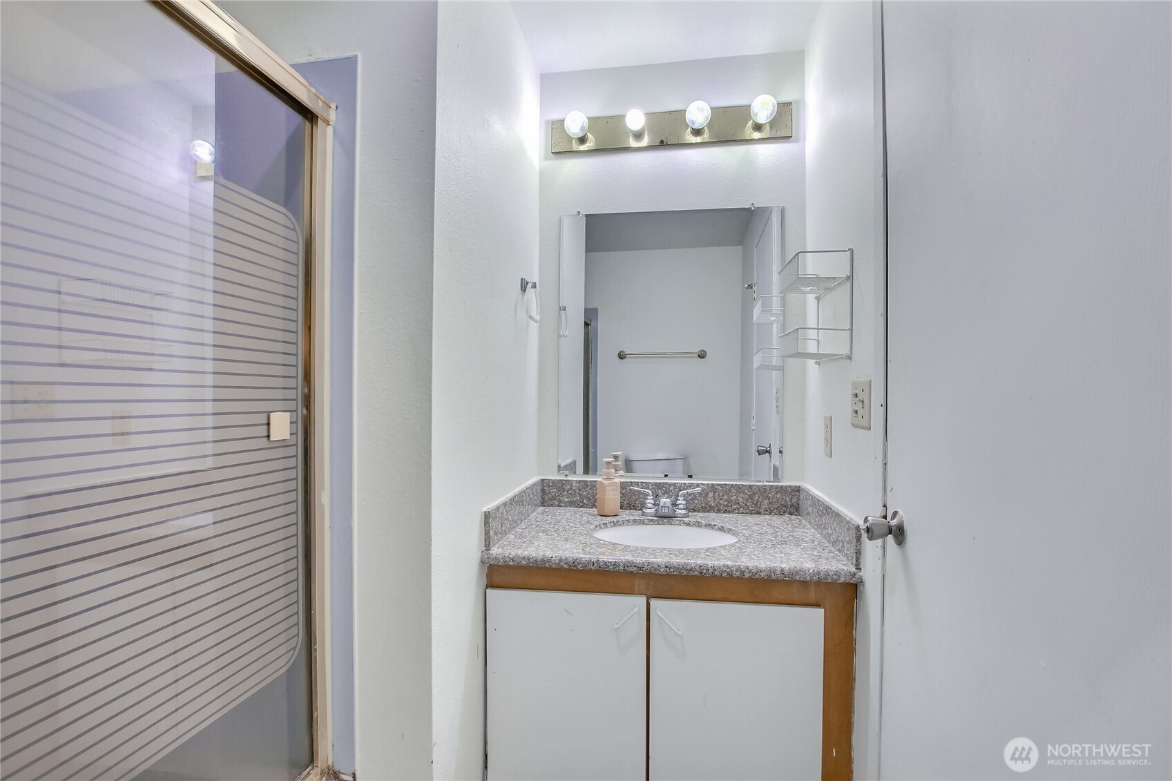 29645 18th Avenue S #C204, Federal Way, WA 98003