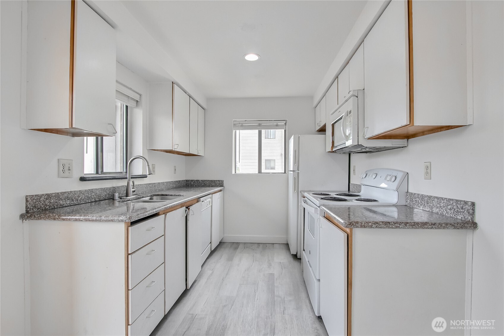 29645 18th Avenue S #C204, Federal Way, WA 98003