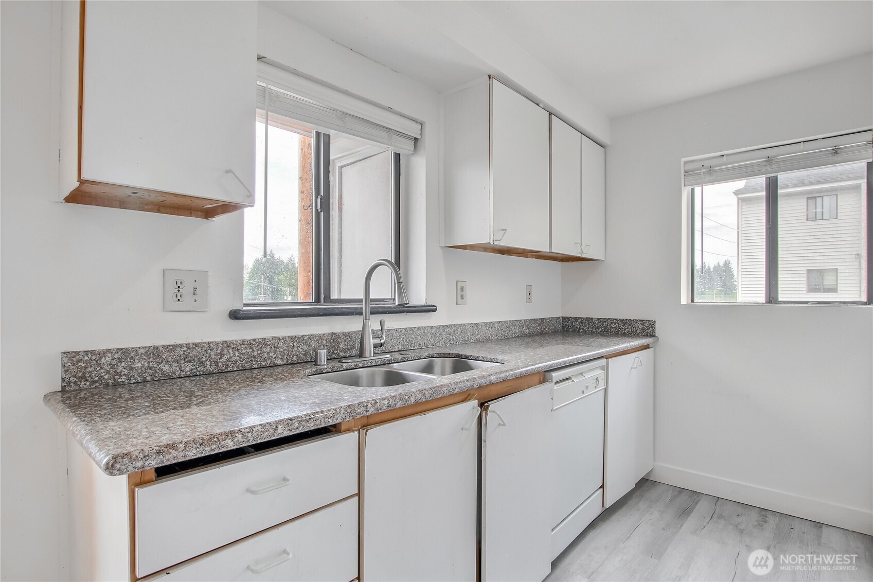 29645 18th Avenue S #C204, Federal Way, WA 98003