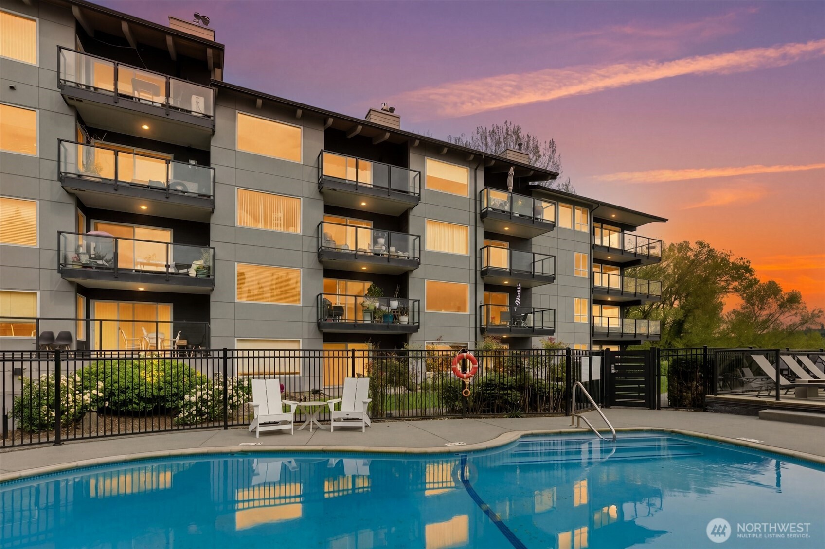 9201 NE Juanita Drive #202, Kirkland, WA 98034