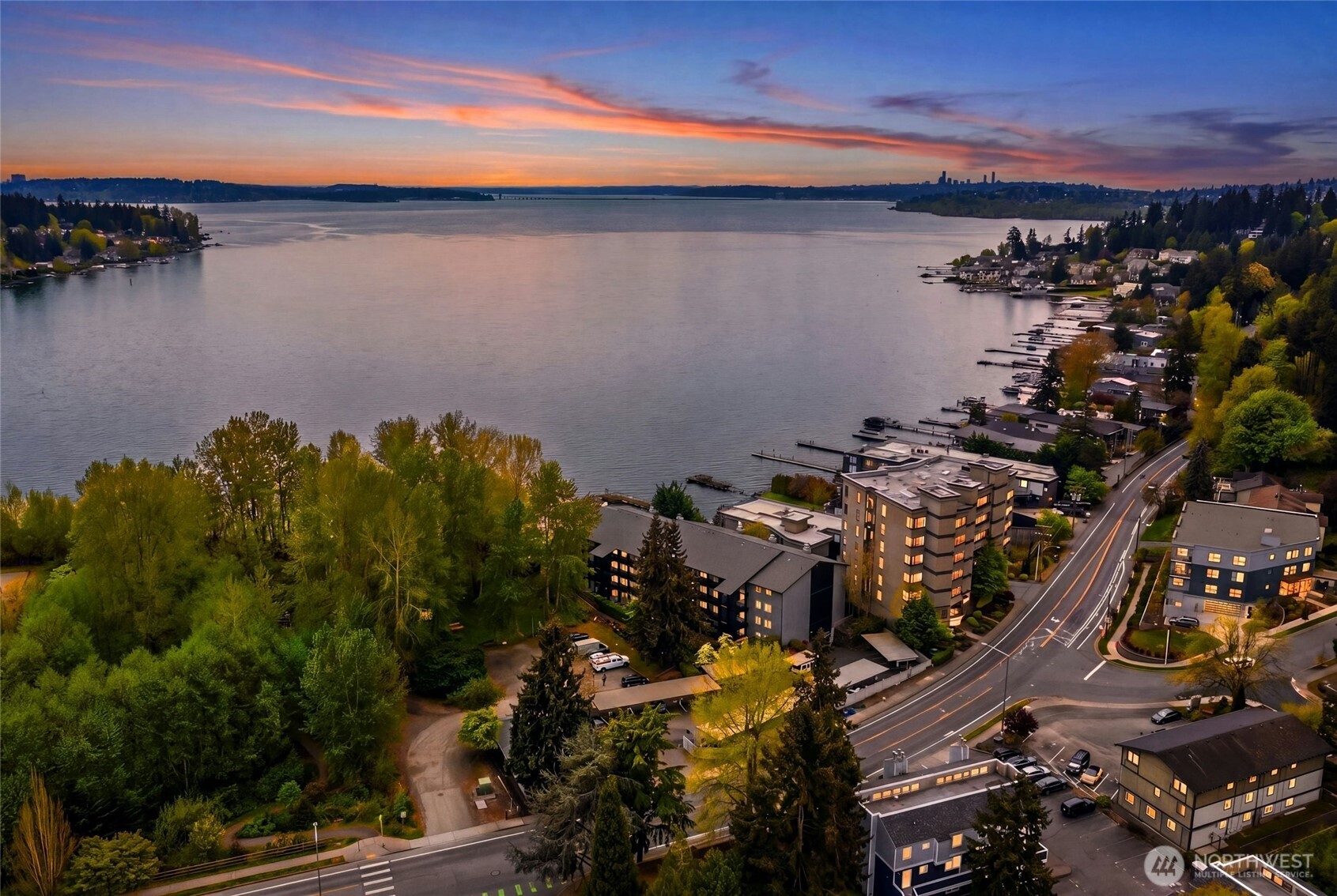 9201 NE Juanita Drive #202, Kirkland, WA 98034