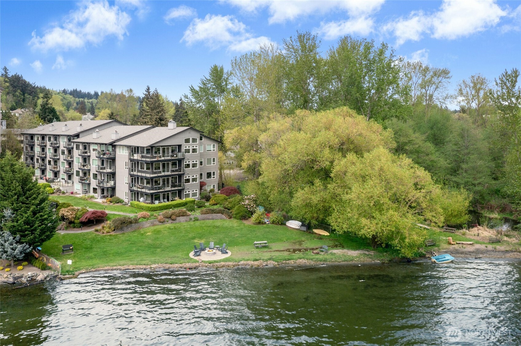 9201 NE Juanita Drive #202, Kirkland, WA 98034