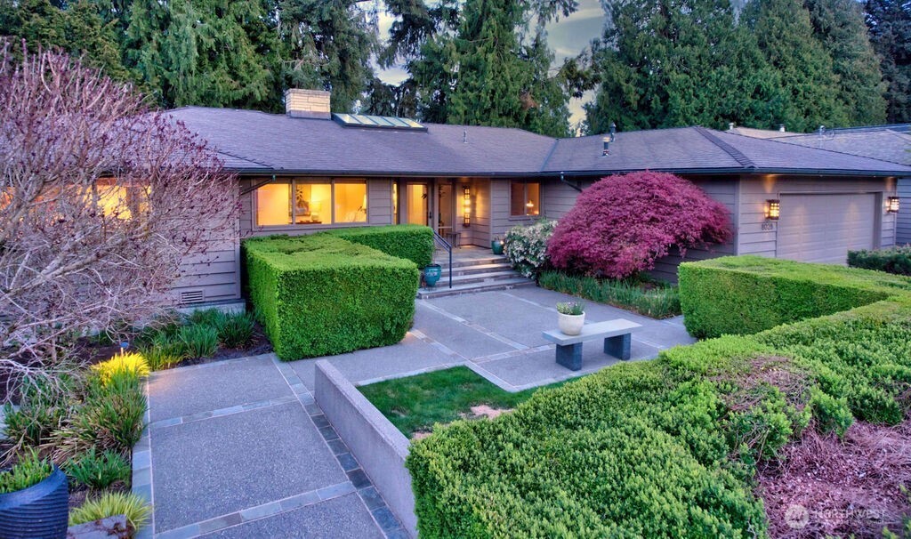 8028 45th Avenue NE, Seattle, WA 98115