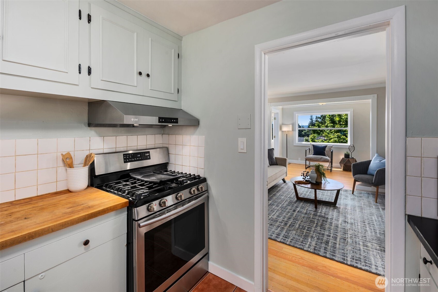 340 NE 53rd Street , Seattle, WA 98105