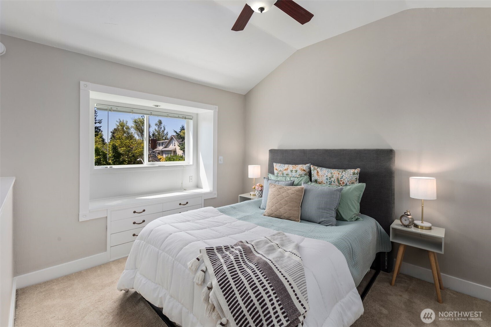 340 NE 53rd Street , Seattle, WA 98105
