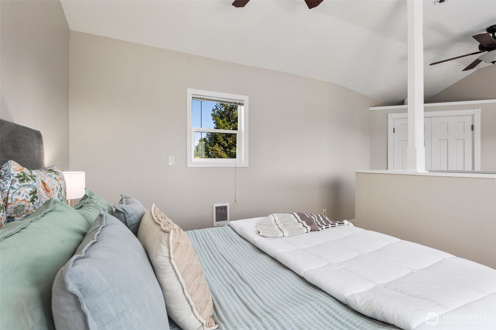 340 NE 53rd Street , Seattle, WA 98105