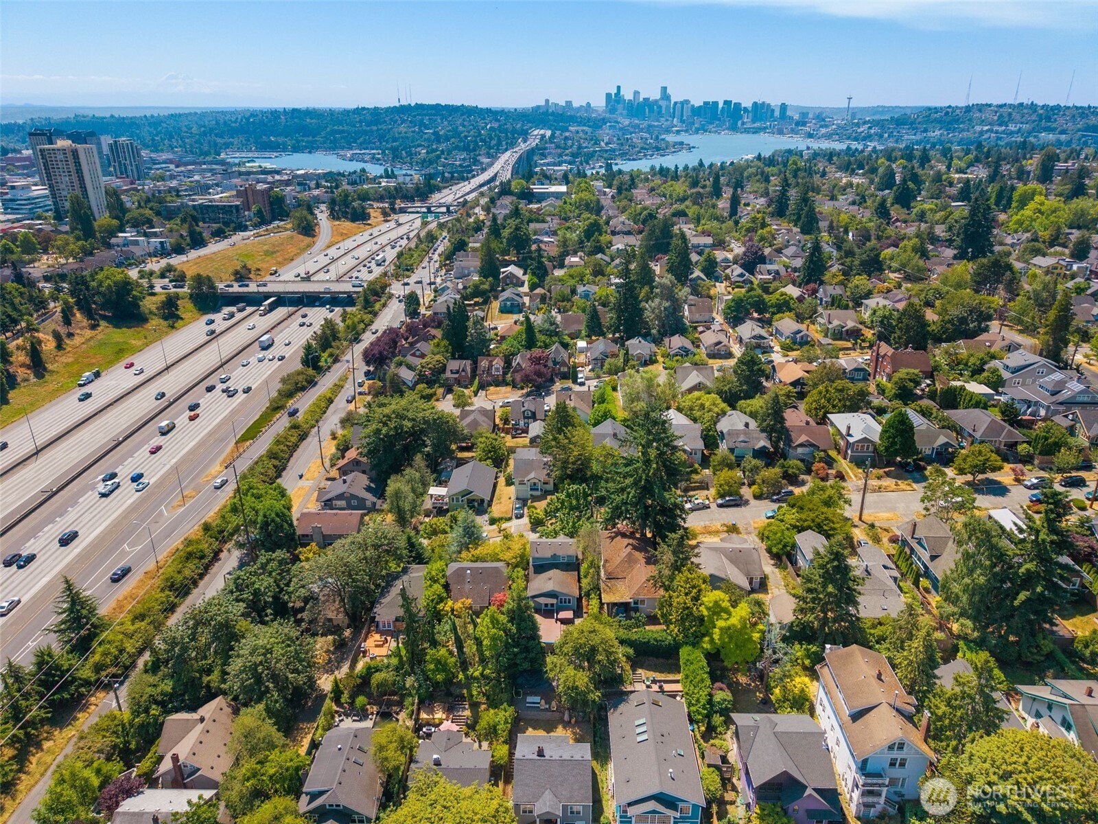 340 NE 53rd Street , Seattle, WA 98105