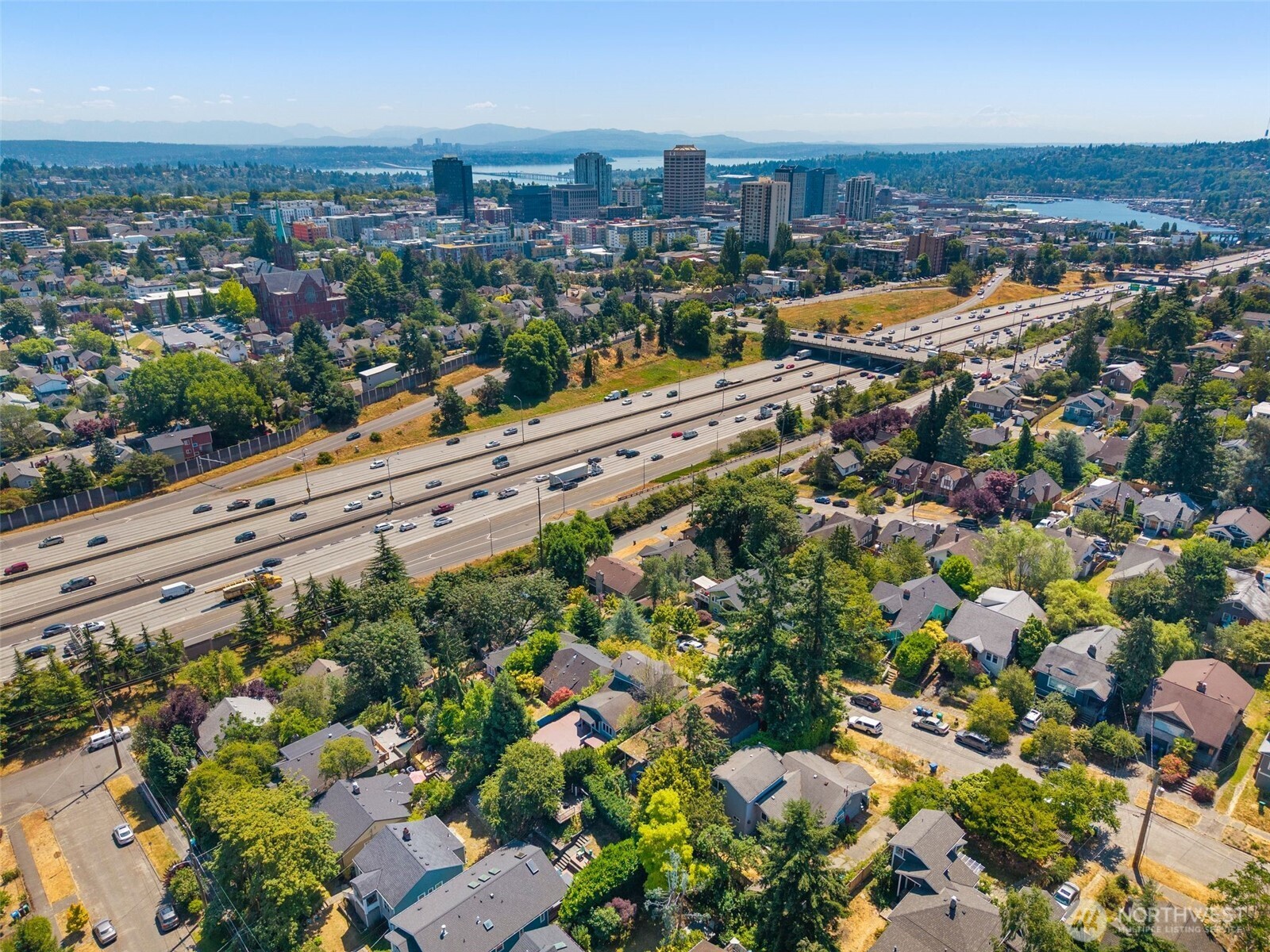 340 NE 53rd Street , Seattle, WA 98105