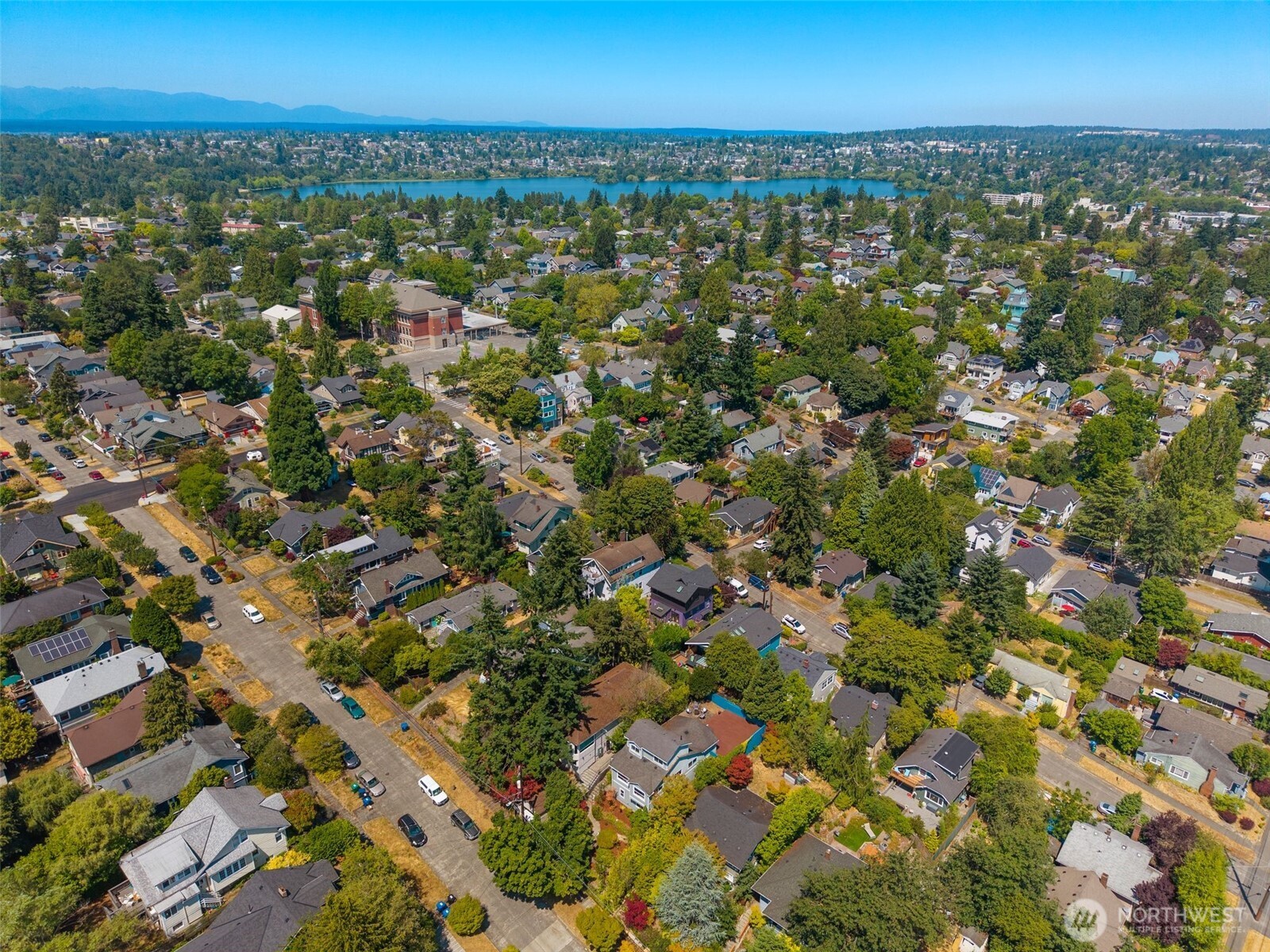 340 NE 53rd Street , Seattle, WA 98105