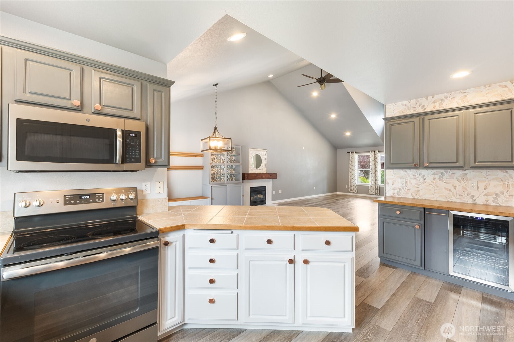 17807 25th Avenue E, Tacoma, WA 98445
