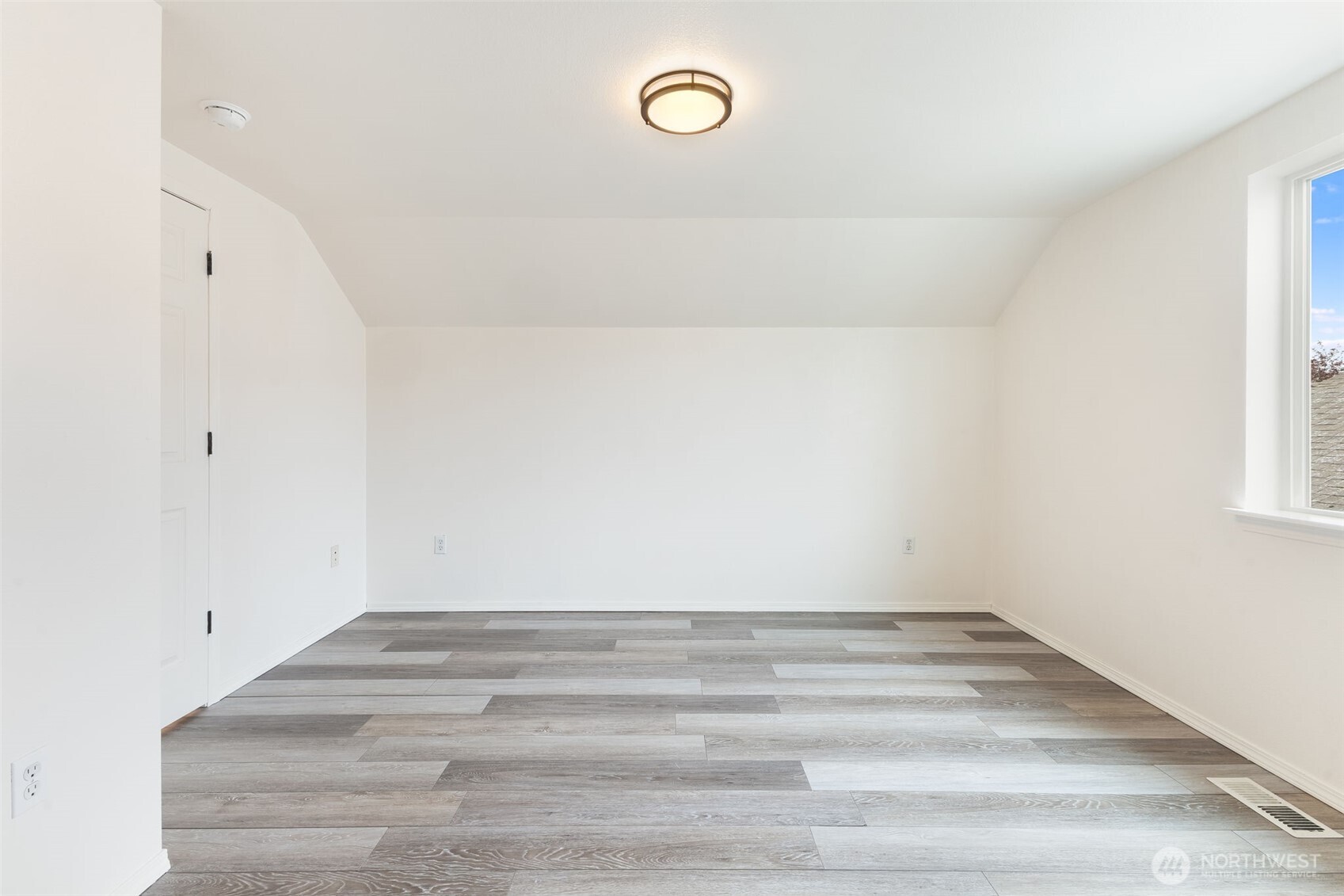 17807 25th Avenue E, Tacoma, WA 98445