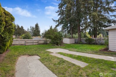 8005 220th Street SW, Edmonds, WA 98026 - Photo 24