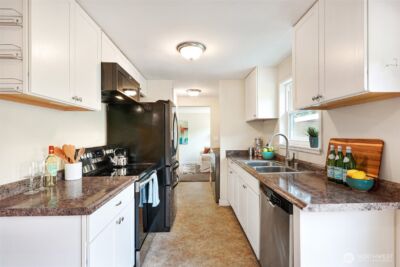 8005 220th Street SW, Edmonds, WA 98026 - Photo 7
