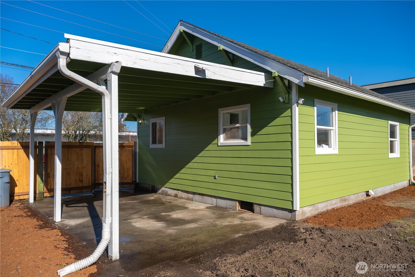 418 W Main , Puyallup, WA 98371-5324