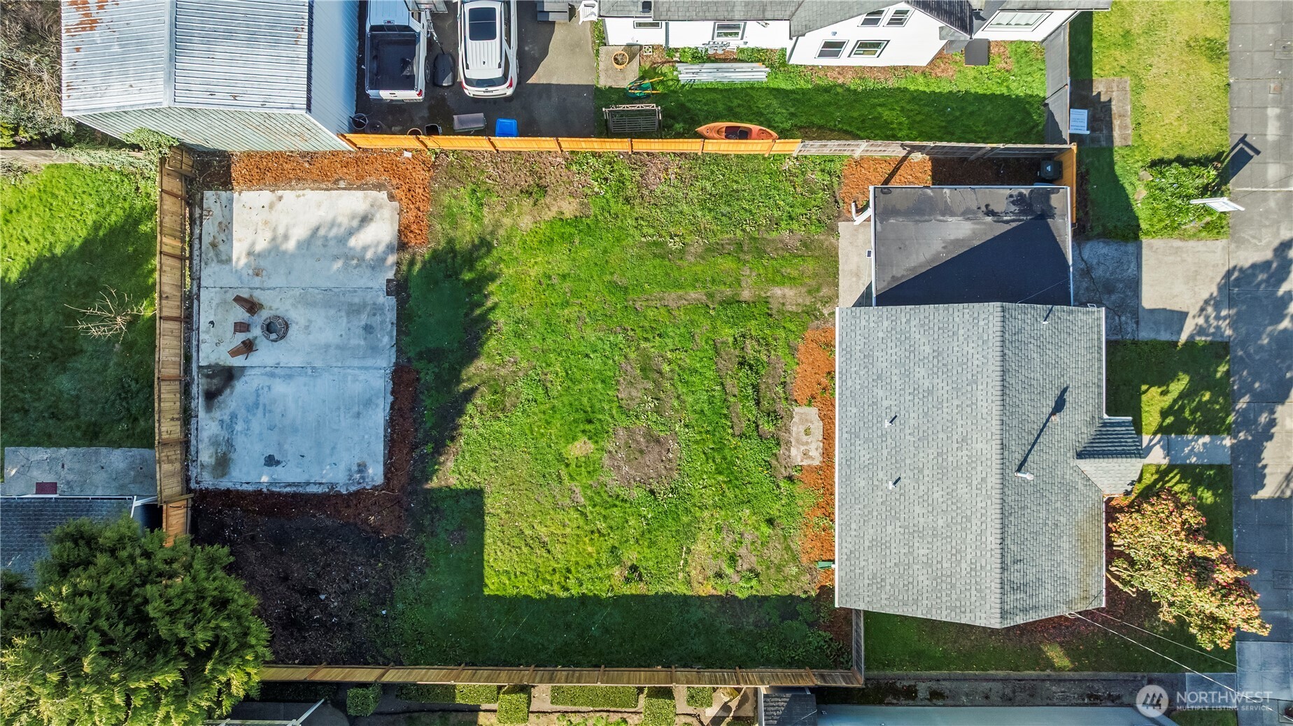 418 W Main , Puyallup, WA 98371-5324