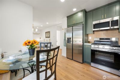 418 W Main , Puyallup, WA 98371-5324 - Photo 10