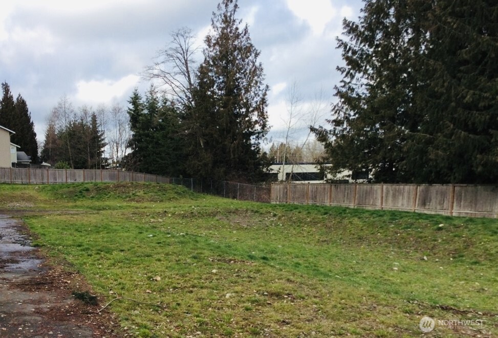 2101 CENTER RD , Everett, WA 98204