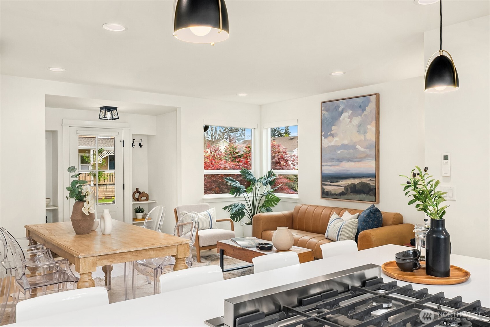 8913 8th Avenue NE, Seattle, WA 98115-3007