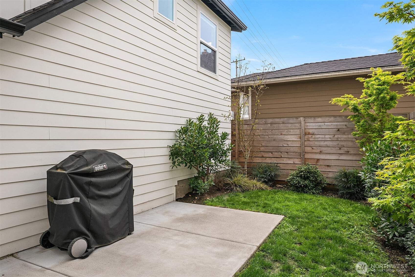 8913 8th Avenue NE, Seattle, WA 98115-3007