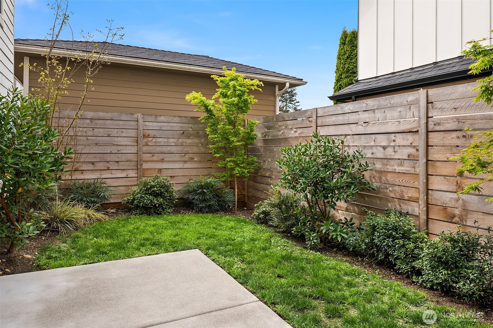 8913 8th Avenue NE, Seattle, WA 98115-3007