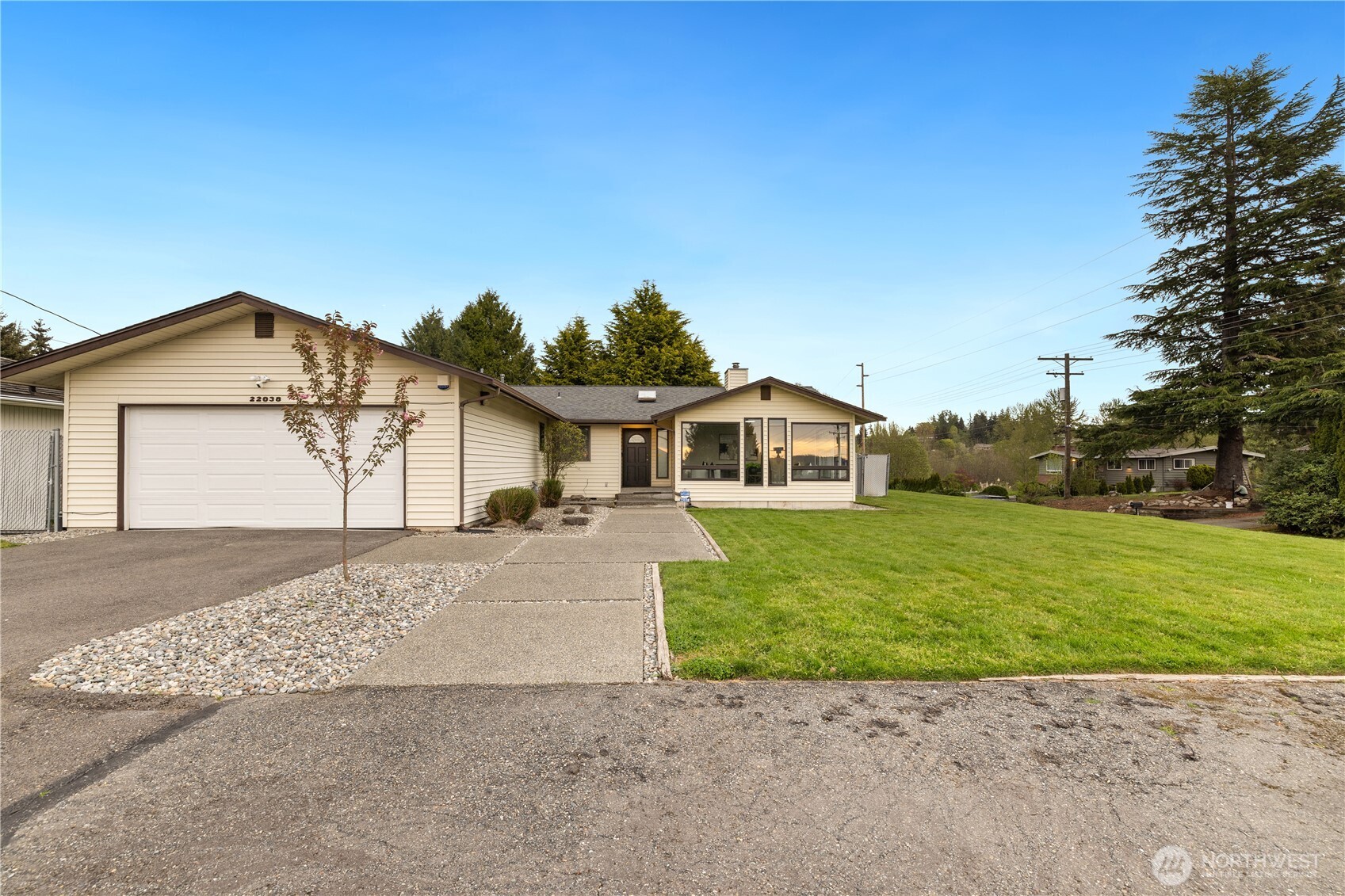 22038 11th Avenue S, Des Moines, WA 98198