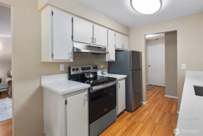 17302 NE 45th Street #101, Redmond, WA 98052 - Photo 9