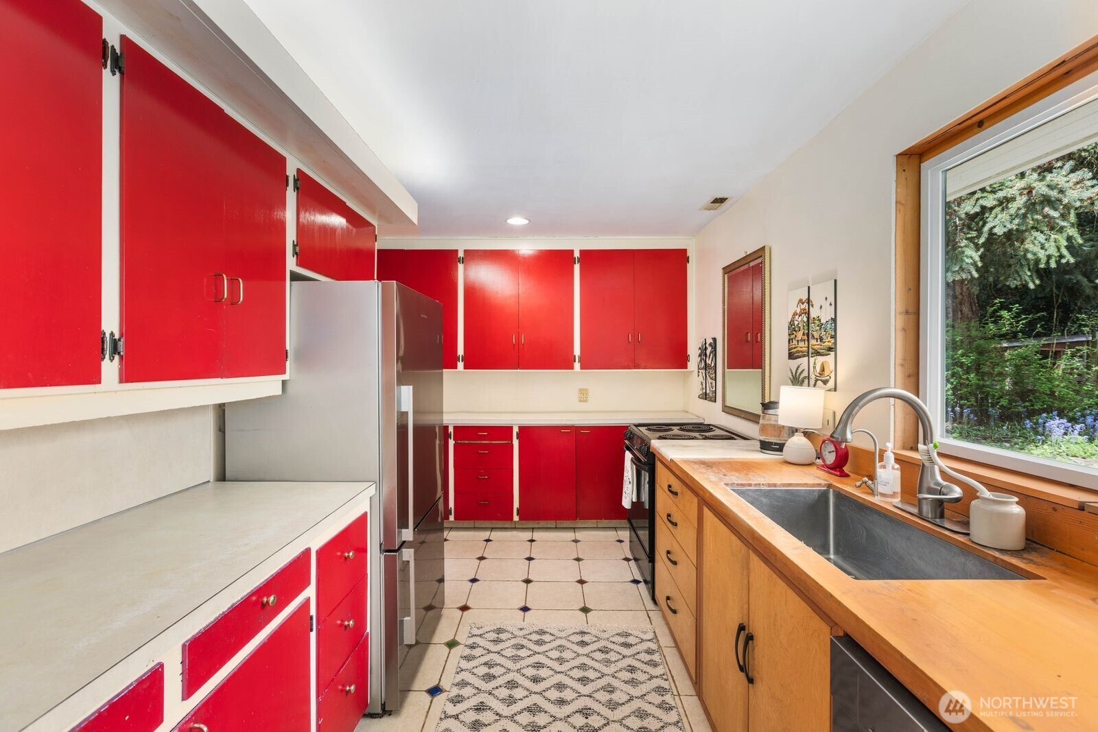 10434 NE 17th Street , Bellevue, WA 98004