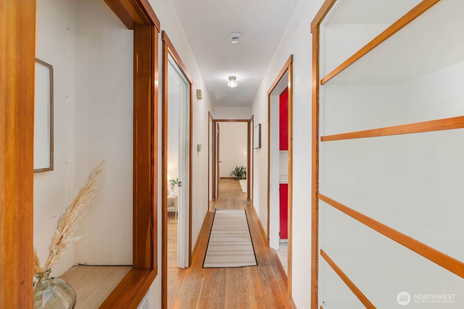 10434 NE 17th Street , Bellevue, WA 98004