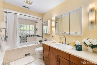 10434 NE 17th Street , Bellevue, WA 98004 - Photo 19