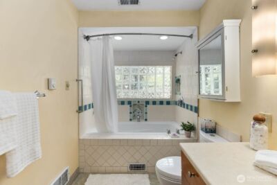 10434 NE 17th Street , Bellevue, WA 98004 - Photo 20