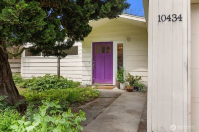 10434 NE 17th Street , Bellevue, WA 98004 - Photo 2