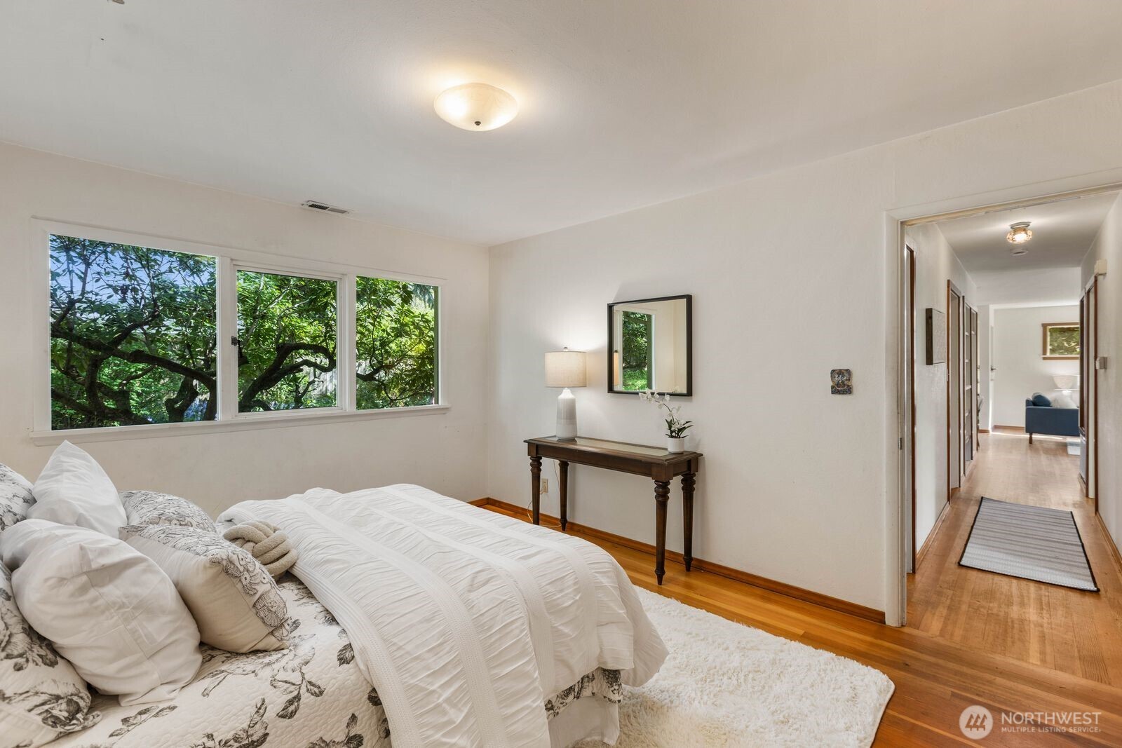 10434 NE 17th Street , Bellevue, WA 98004