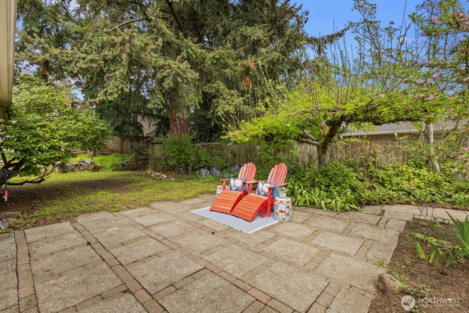 10434 NE 17th Street , Bellevue, WA 98004