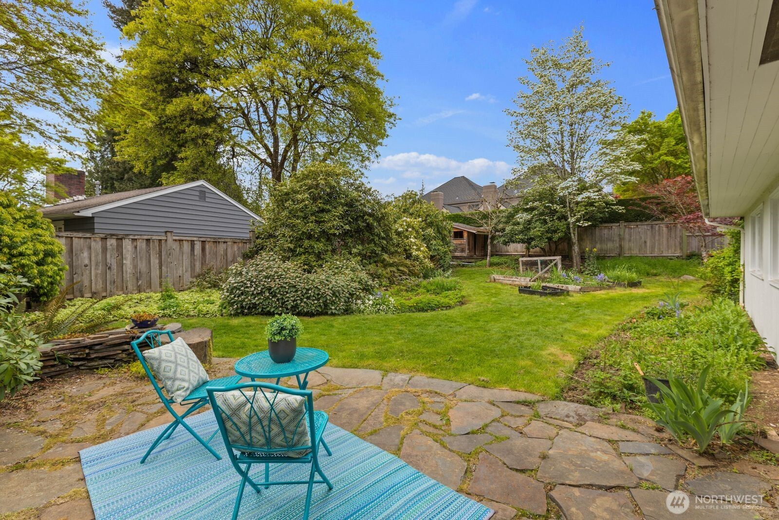 10434 NE 17th Street , Bellevue, WA 98004