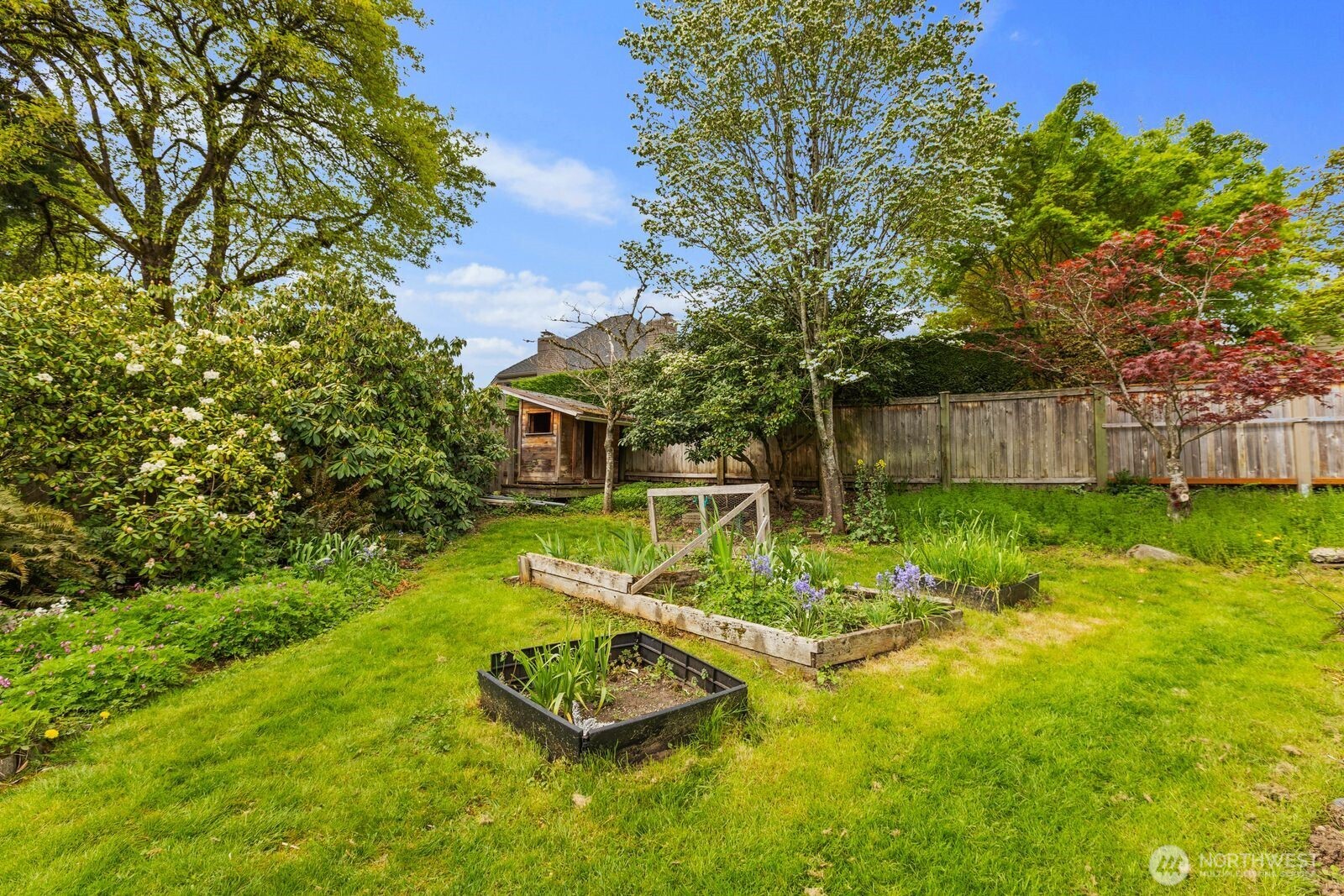 10434 NE 17th Street , Bellevue, WA 98004
