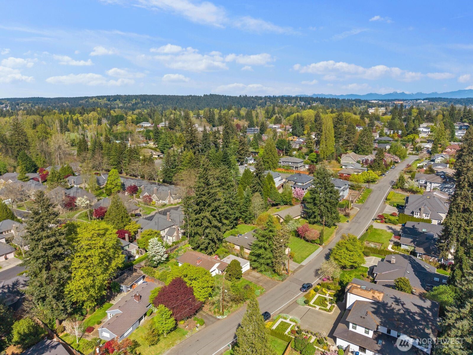 10434 NE 17th Street , Bellevue, WA 98004