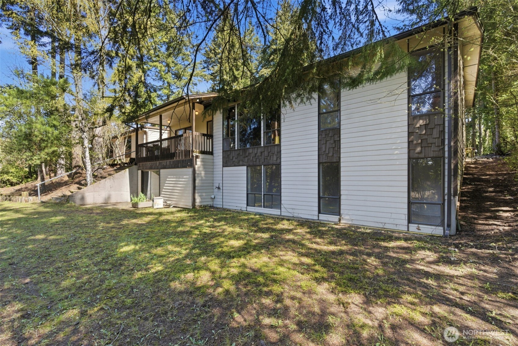 850 NE Rimrock Drive NE, Bremerton, WA 98311
