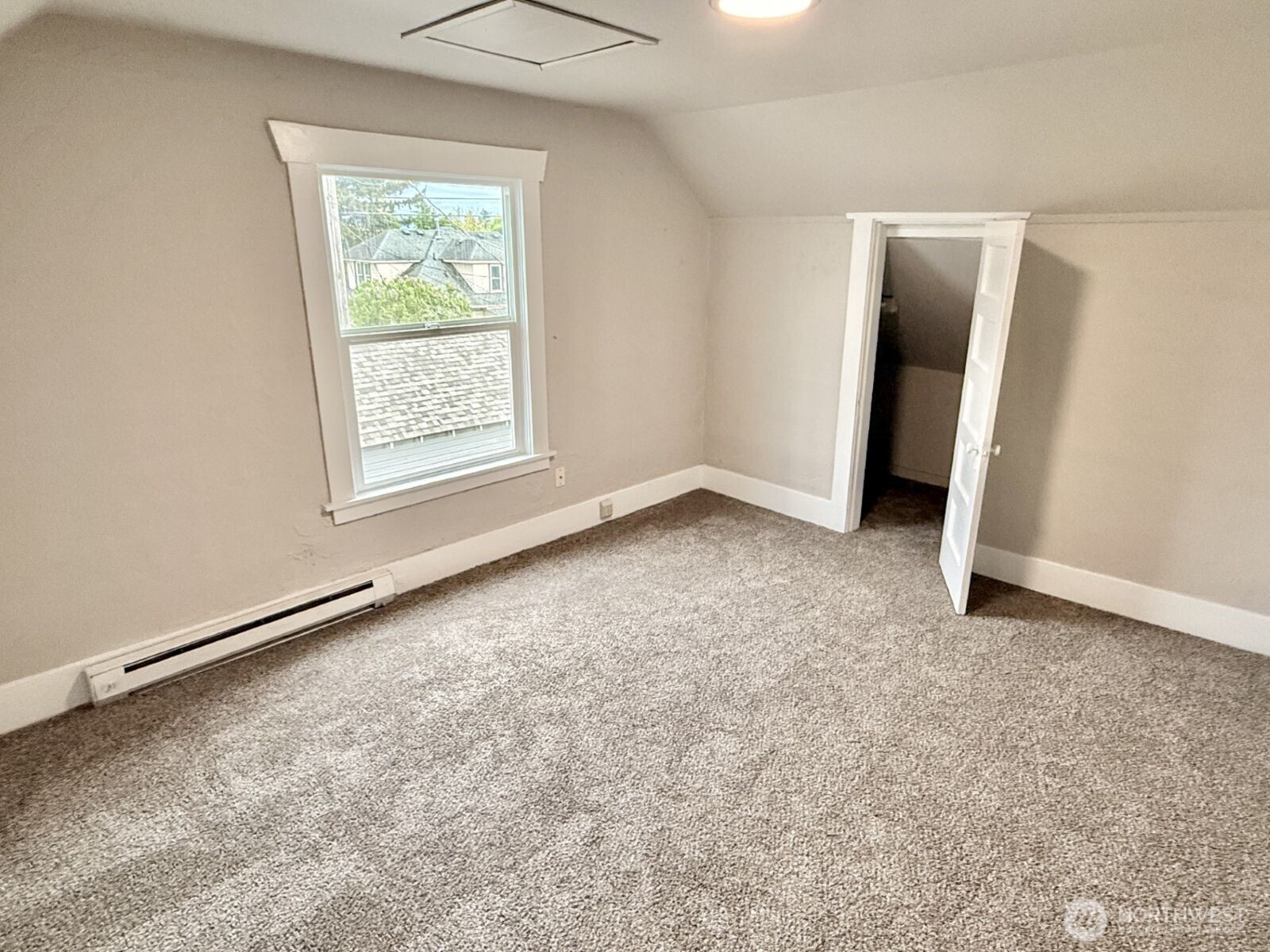 3585 E Spokane Street , Tacoma, WA 98404