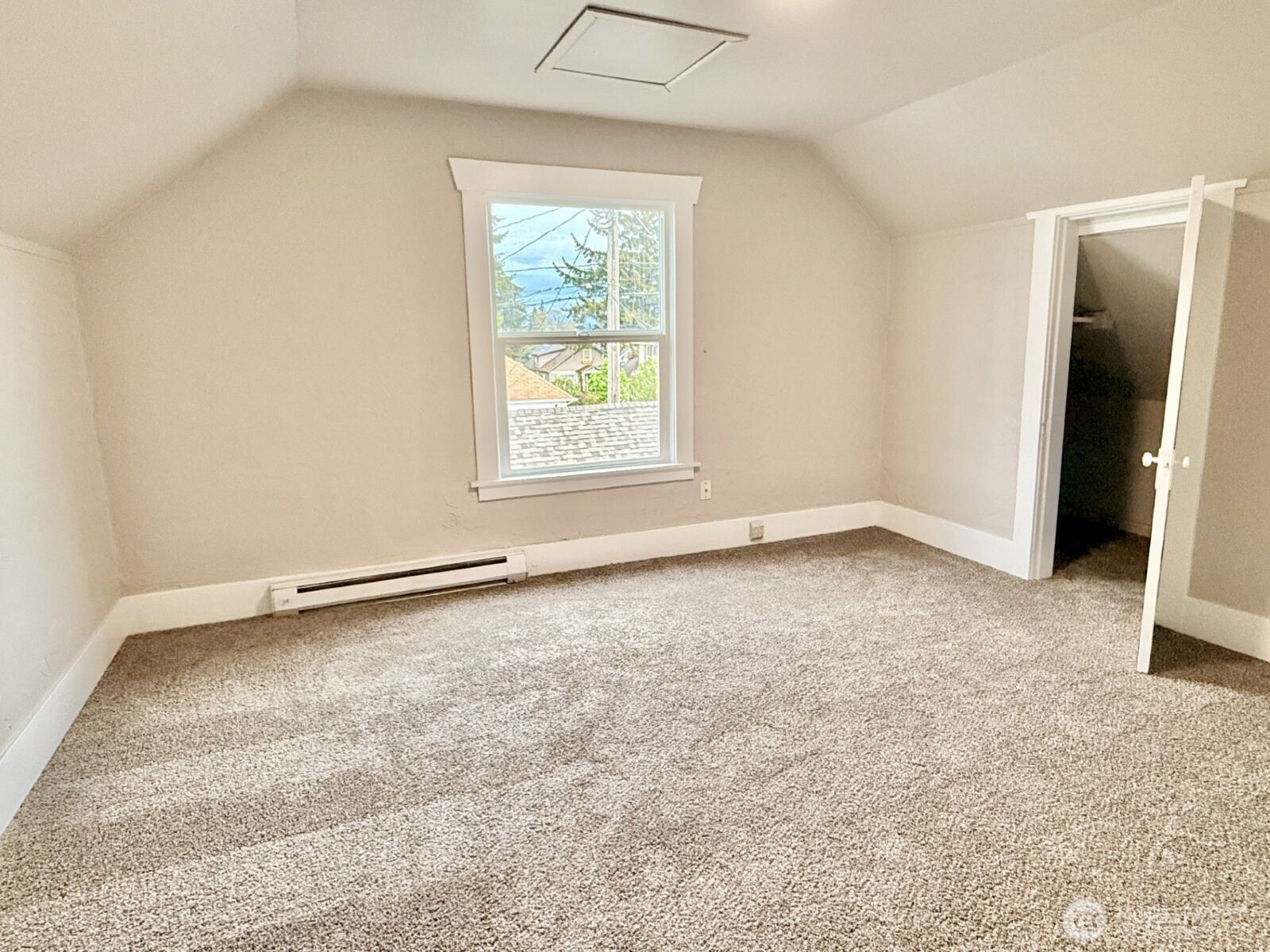 3585 E Spokane Street , Tacoma, WA 98404