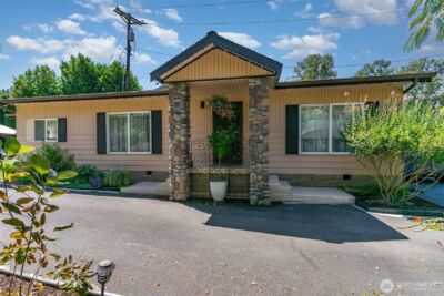 2726 Pioneer Way E, Tacoma, WA 98404-5330 - Photo 2