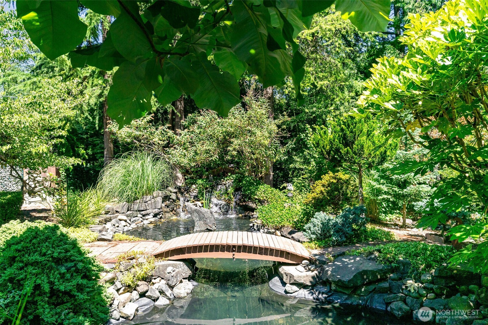 2726 Pioneer Way E, Tacoma, WA 98404-5330