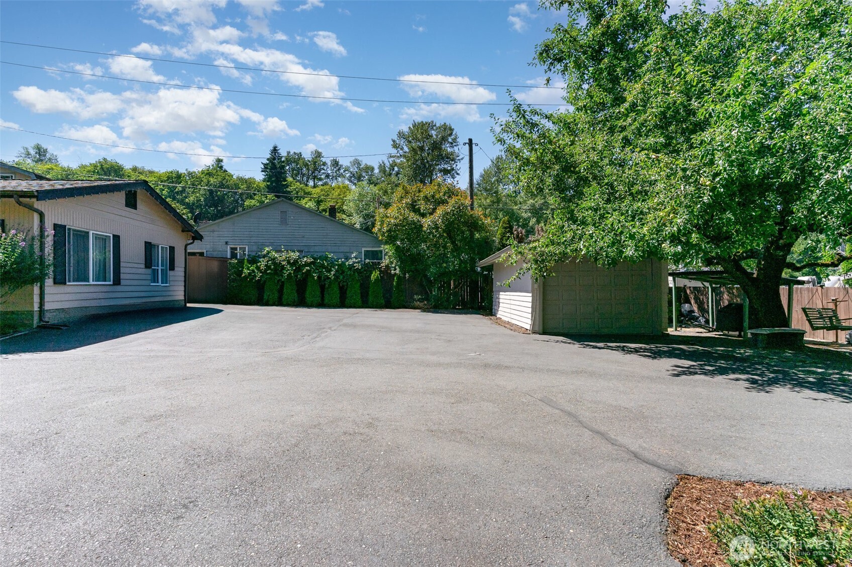 2726 Pioneer Way E, Tacoma, WA 98404-5330