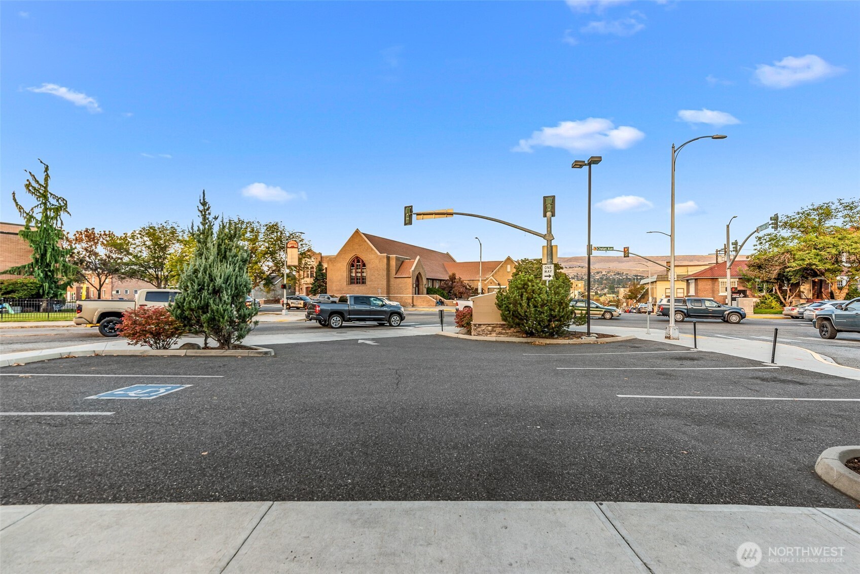 10 N Chelan Avenue , Wenatchee, WA 98801