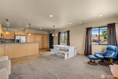 10 N Chelan Avenue , Wenatchee, WA 98801 - Photo 34