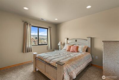 10 N Chelan Avenue , Wenatchee, WA 98801 - Photo 37