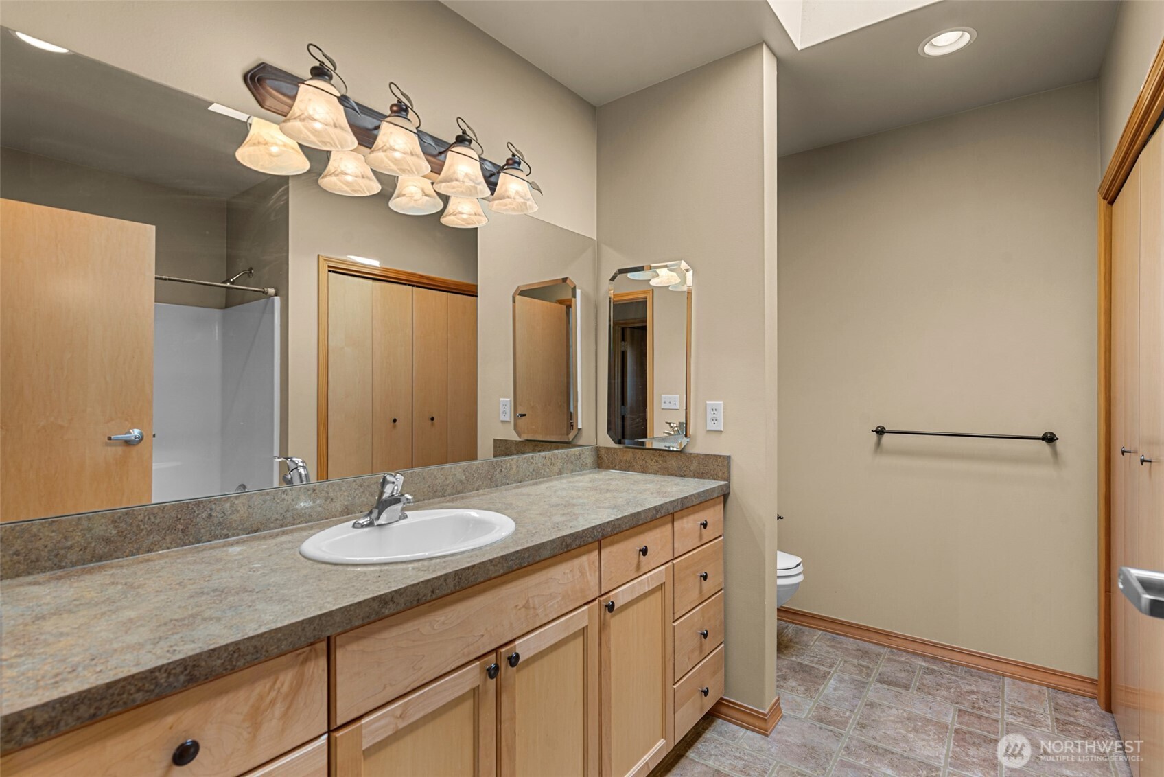 10 N Chelan Avenue , Wenatchee, WA 98801